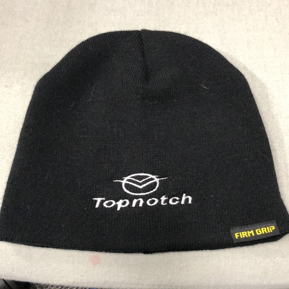 Topnotch beanie style hat 10$ each yellow or black - Picture 3 of 4